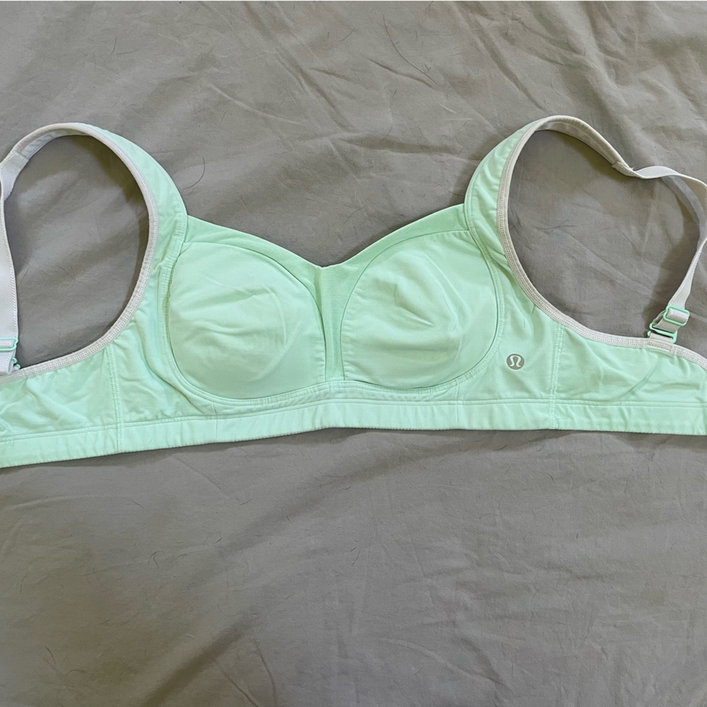 Lululemon Tata Tamer 32D